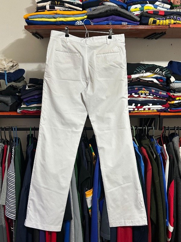 Producto - Pantalon Adidas golf, color blanco, Talle 44