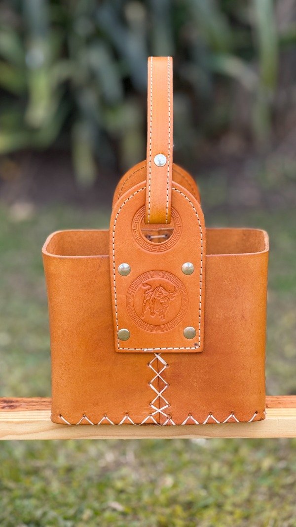 Producto - CANASTA MARRÓN SUELA DE CUERO