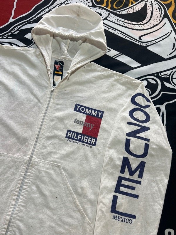 Producto - Campera Tommy Hilfiger x Cozumel México. Talle S/M