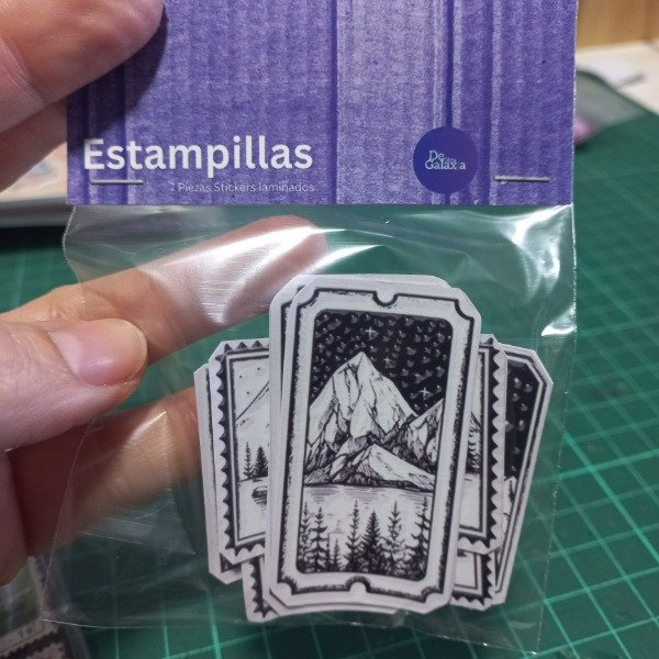 Producto - Pack stickers estampillas La Montaña x7u.