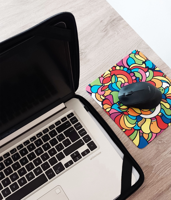 Producto - Funda Notebook 15.6" + Pad Mouse "Arcoiris"