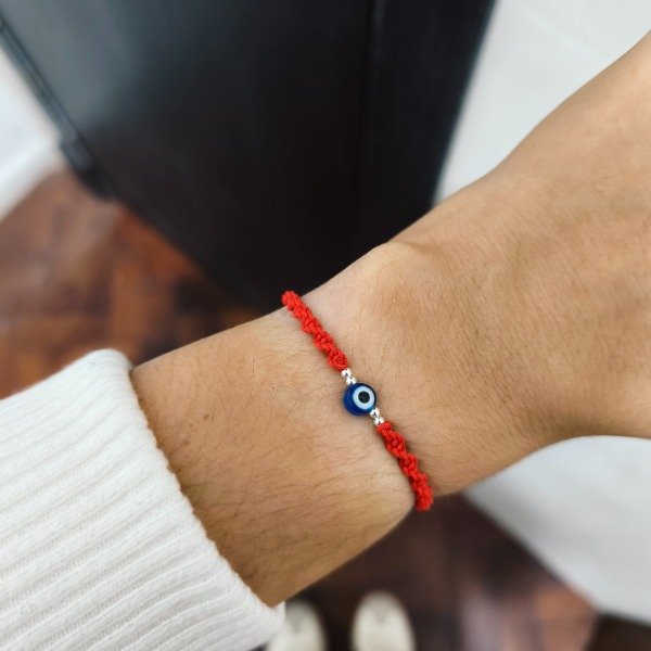 Producto - Pulsera macramé ojito azul (#553)