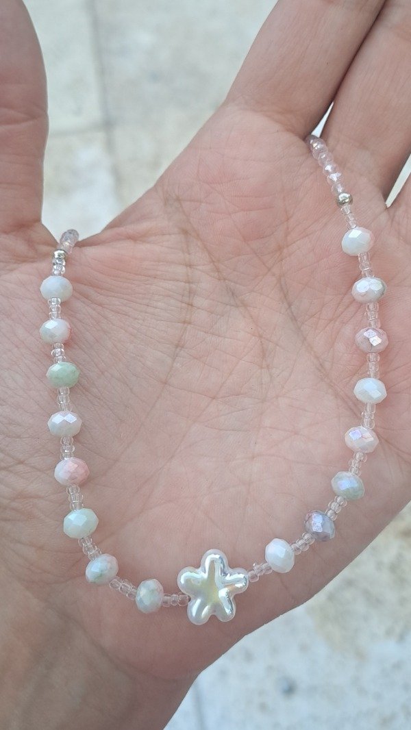 Producto - Collar con Flor Perlada y Cristales