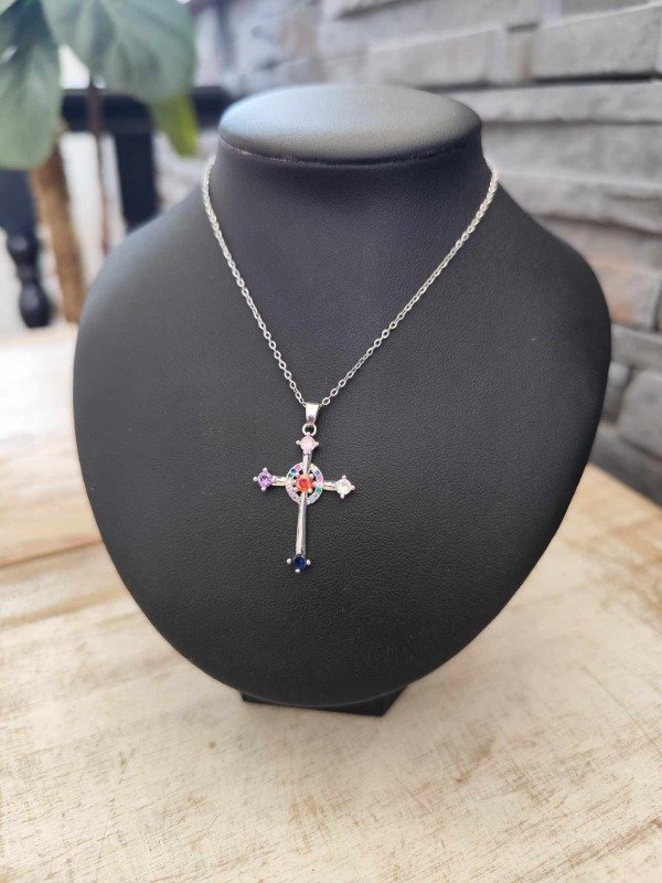Producto - Collar cruces strass de colores. Acero quirúrgico.