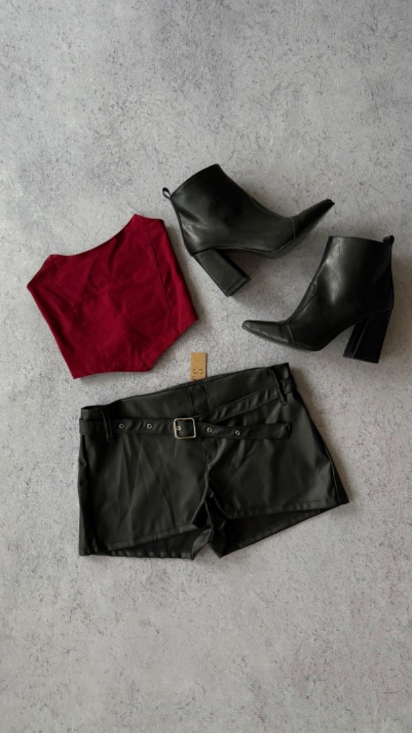 Producto - SHORT NICOLAI NEGRO