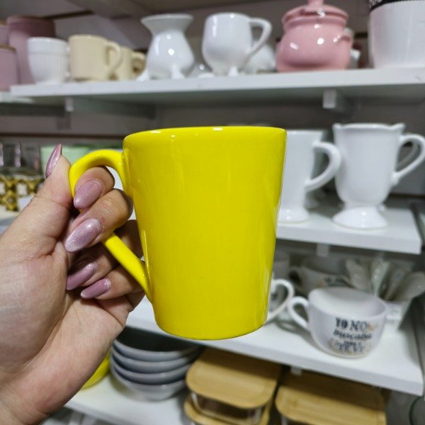 Producto - Taza cónica amarilla