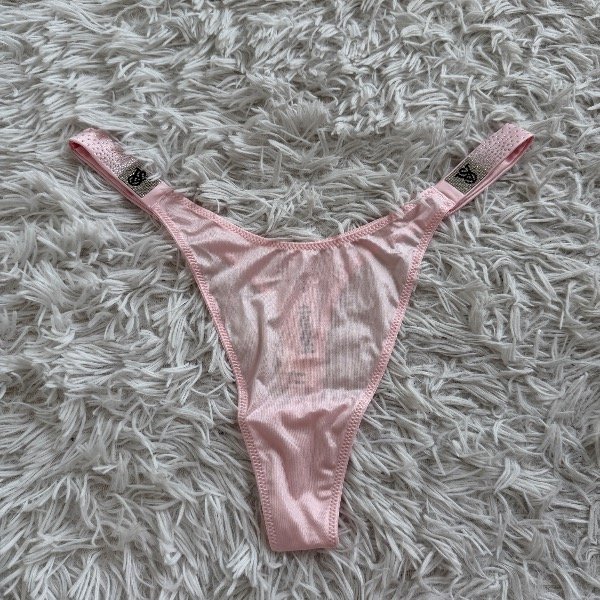 Producto - LESS VICTORIA'S SECRET SHINE 19