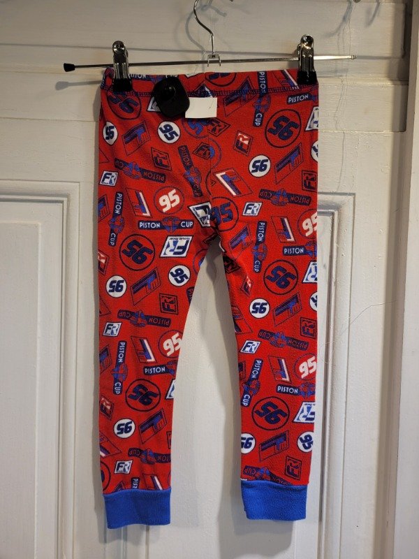 Producto - Pijama DISNEY cars azul y colorado- Talle 4 años- PRECIO: 14X - 5