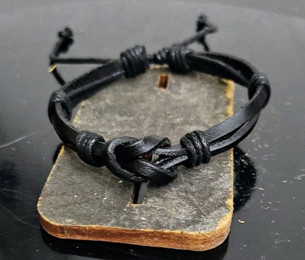 Producto - Pulseras Cuero Negro Nudo Chico Regulable