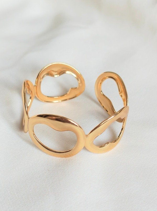 Producto - Brazalete acero dorado Corin