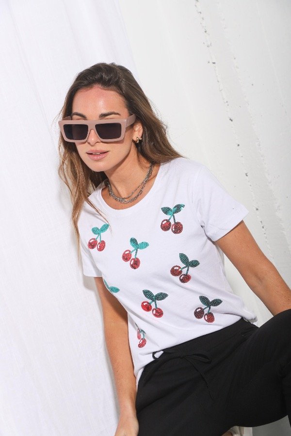 Producto - Remera Cherry Bordada