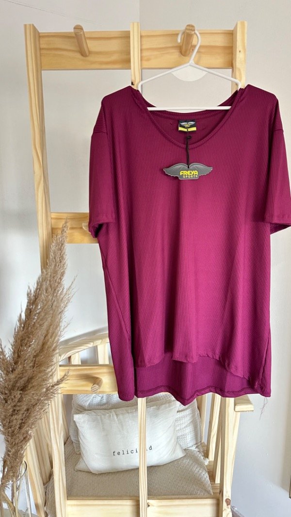 Producto - Remera Aura Bordó