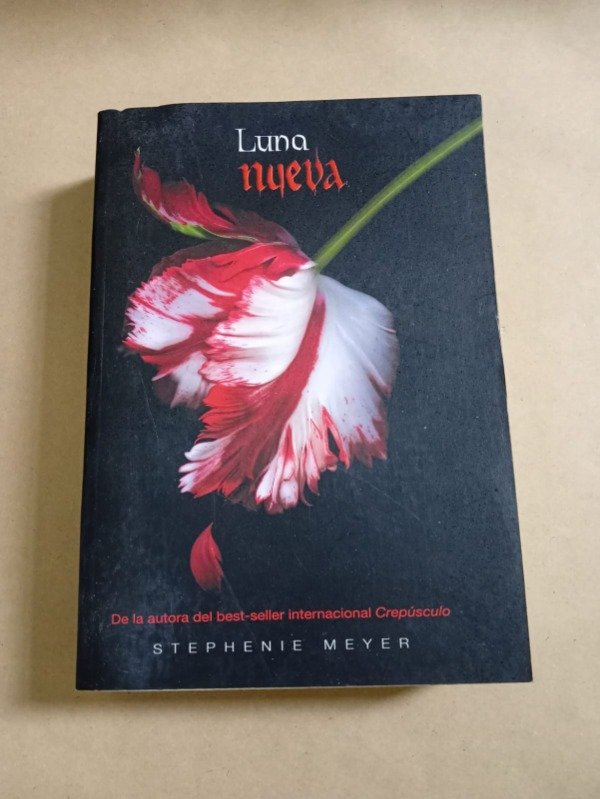 Producto - Luna nueva - Stephenie Meyer - Alfaguara 2008 - 0