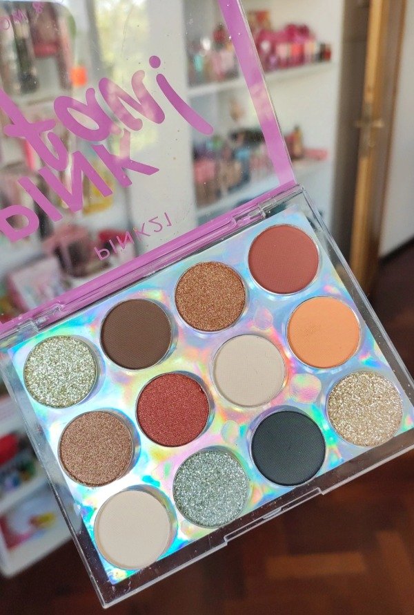 Producto - Paleta de sombras Pink 21 doce tonos dos modelos