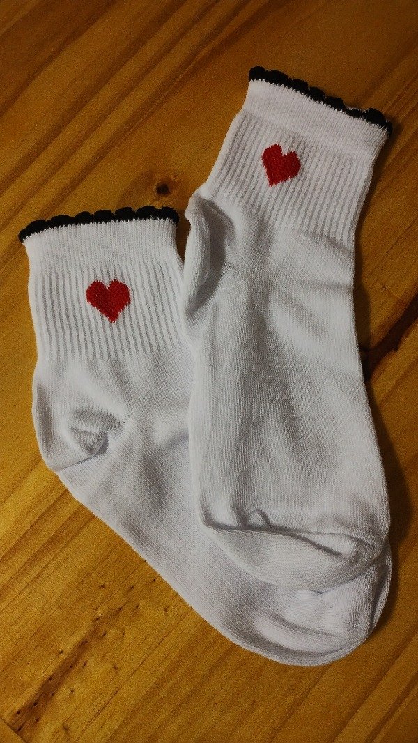 Producto - Soquetes 1/4 corazón rojo borde negro