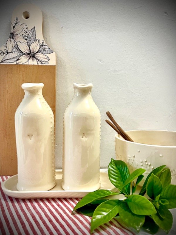 Producto - Set Botellas cerámica c guarda en relieve