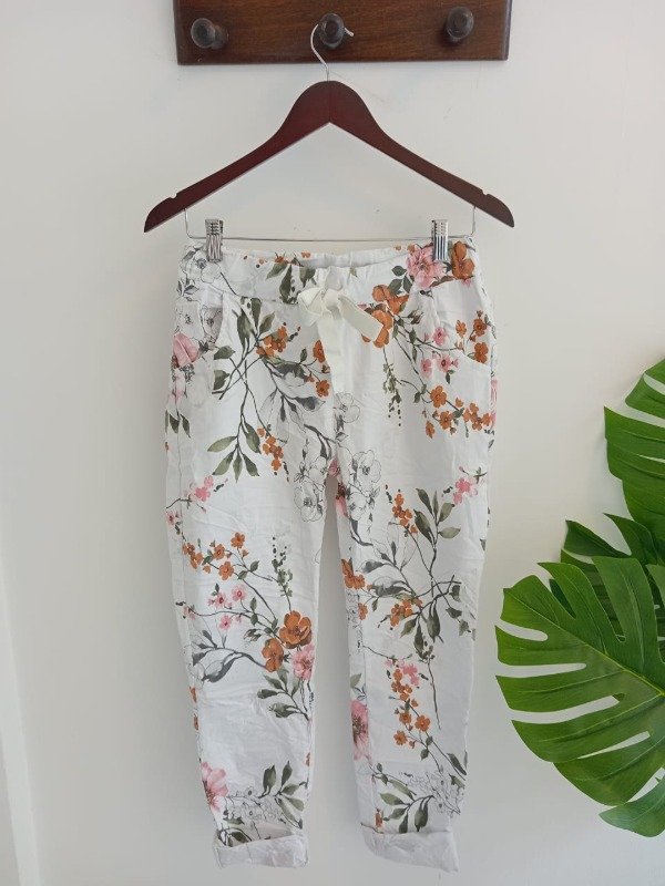 Producto - Babucha italiana blanca con estampa floral