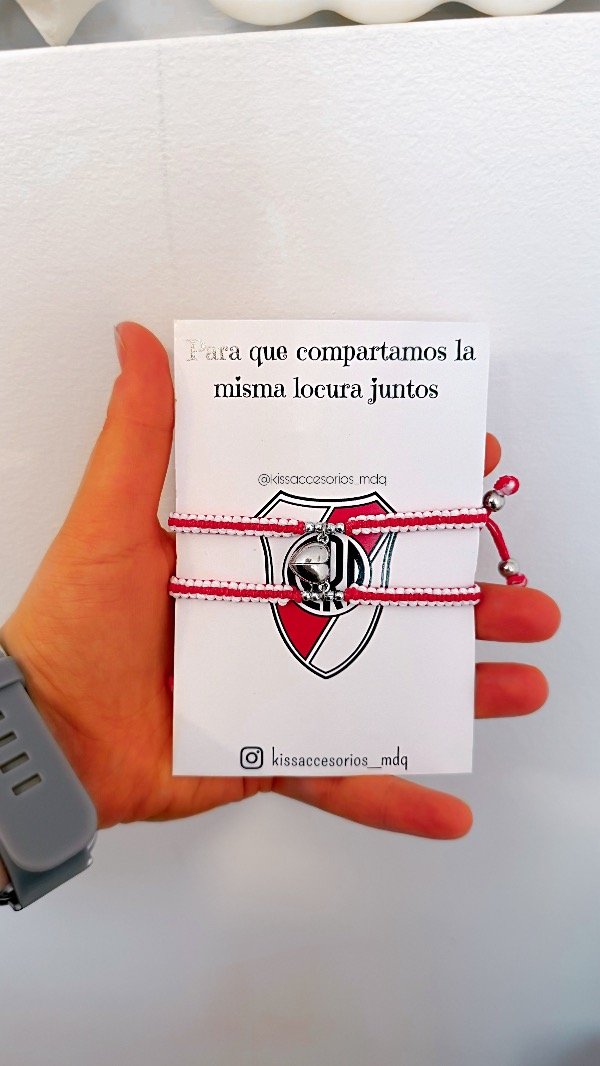 Producto - Pulseras River con imán y bolitas