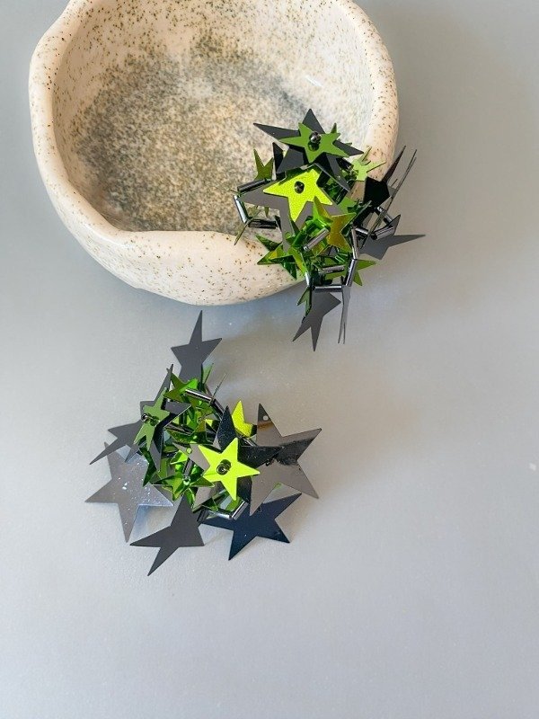 Producto - Aros Lirio Verde + Negro