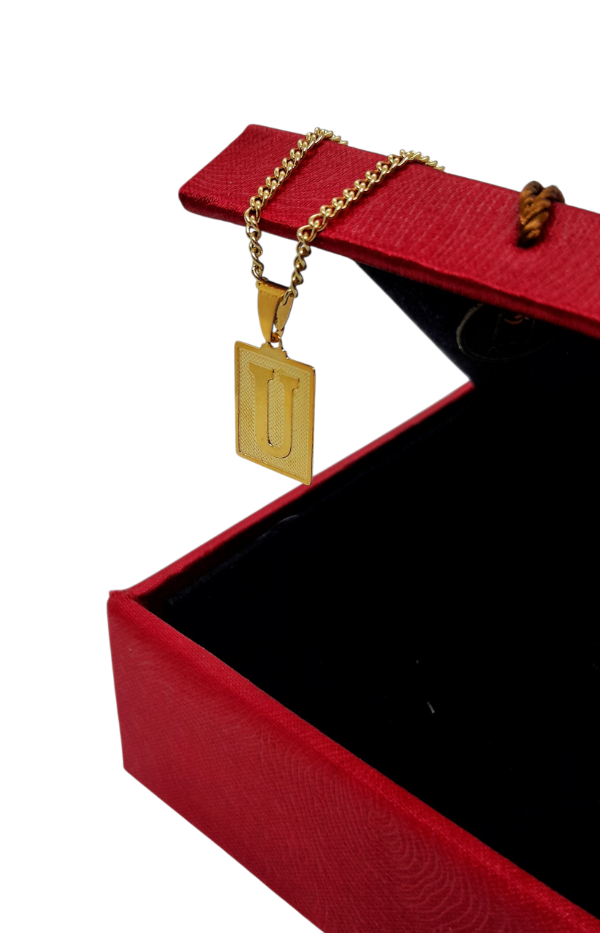 Producto - Inicial dorada U, cuadrada con relieve