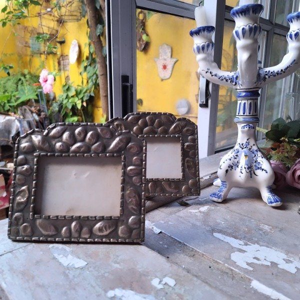 Producto - Portarretratos metal repujado 13x14