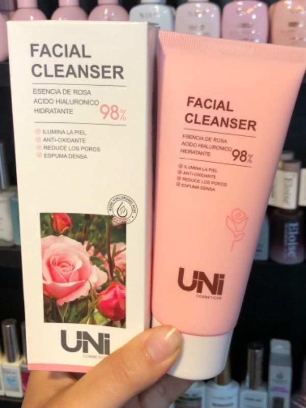 Producto - Limpiador facial UNI codg 420
