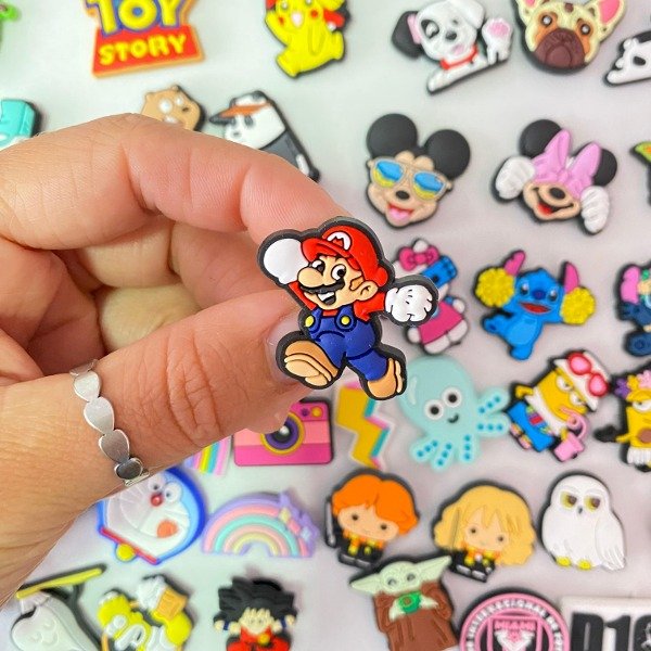Producto - PINS CROCS MARIO