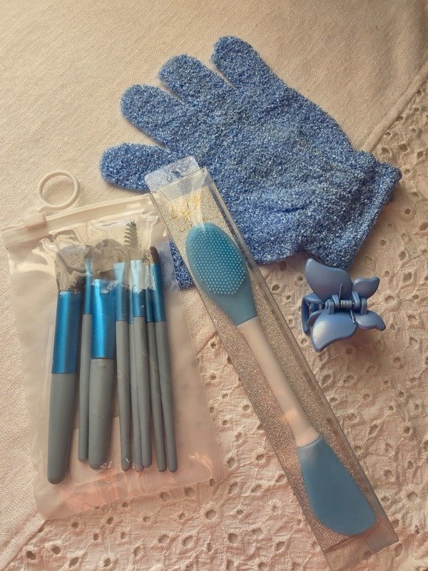 Producto - Kit Celeste (Broche, Brochas, Guante, Cepillo Limpiador)