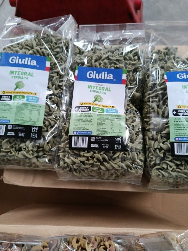 Producto - fideos integrales Fusilli espinaca, Giulia x 400 grs