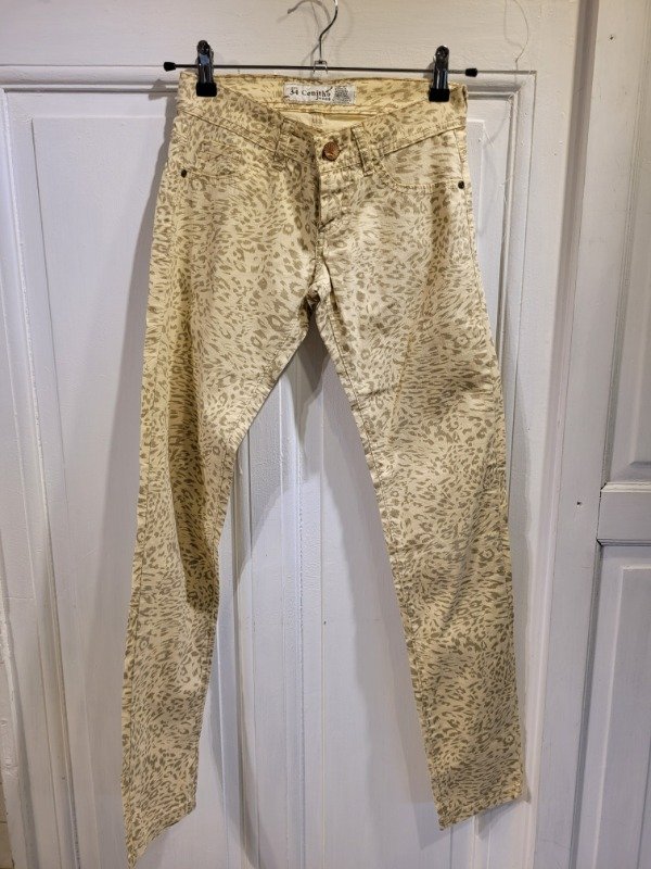 Producto - Jean CENITHO animal print Talle 34 - PRECIO: 24X