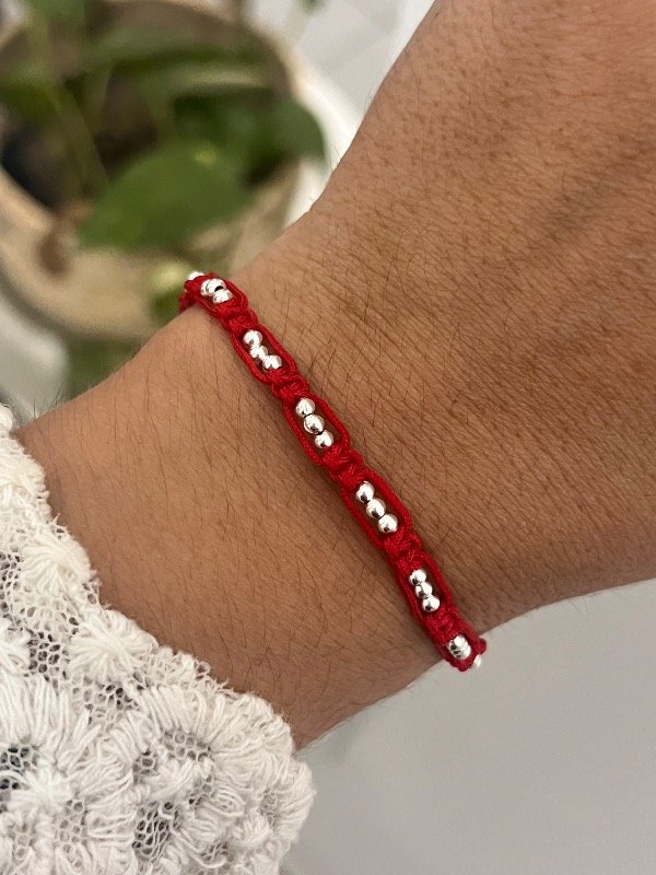 Producto - Pulsera roja con bolitas