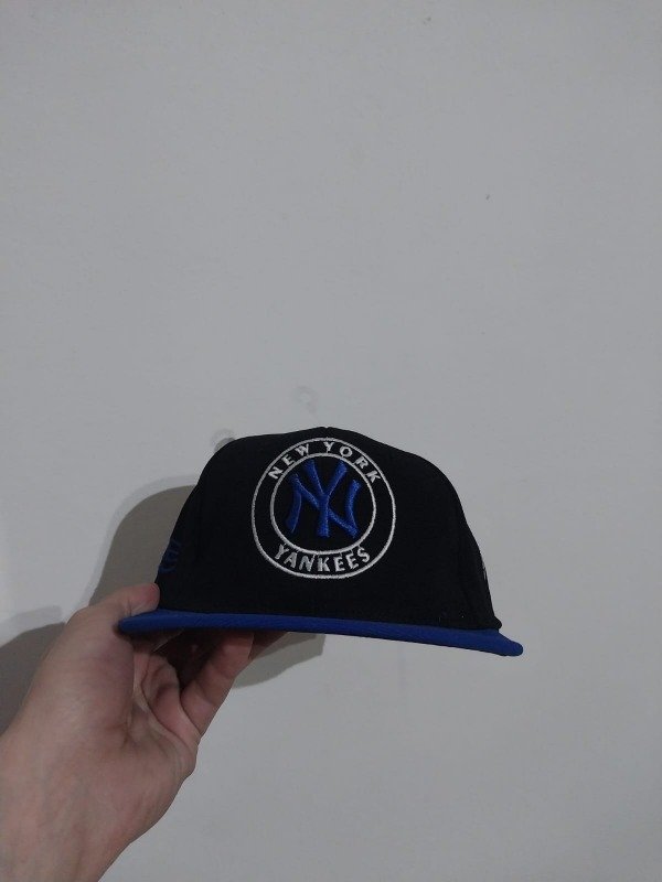 Producto - NY negra con azul1