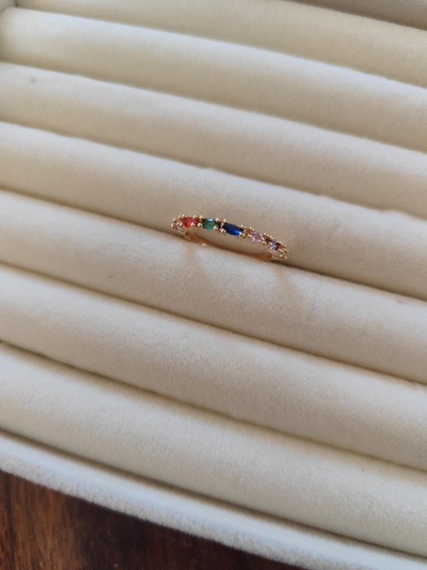 Producto - Anillo medio sin fin multicolor. Cobre dorado