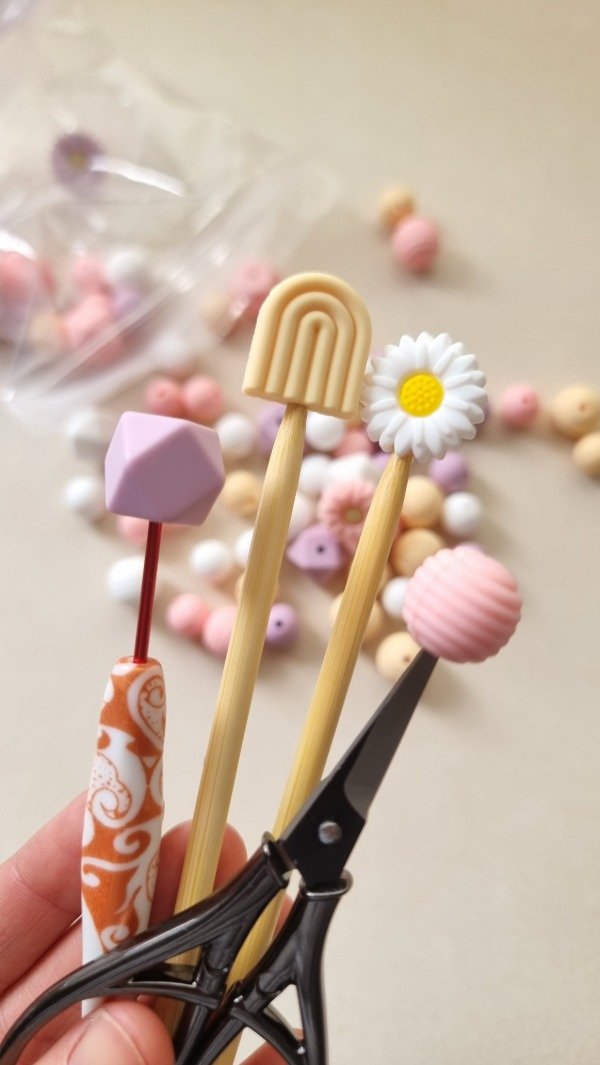 Producto - Tapa protectora de TIJERA y AGUJAS/ VARIOS en pasteles 2