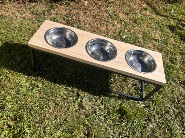 Producto - Comedero triple de hierro tamaño MEDIANO