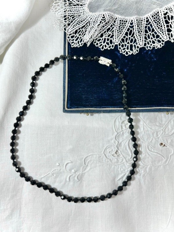Producto - Collar Art Déco con cristales negros
