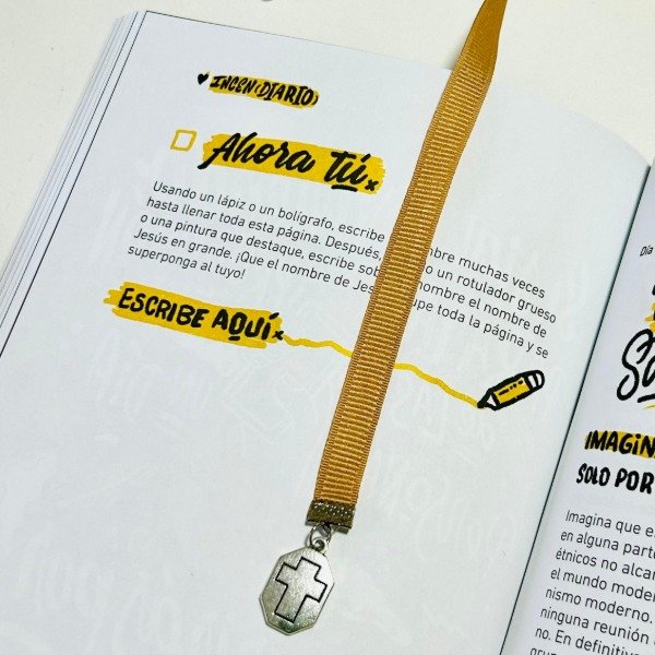 Producto - SEPARADOR DE HOJAS CON DIJE