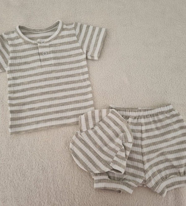 Producto - Conjunto tres piezas rayado gris  RN a 4 meses