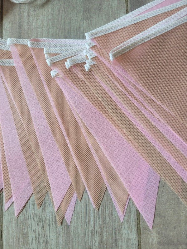Producto - Banderines Triangulos Rosa Bebé y Beige x10mts