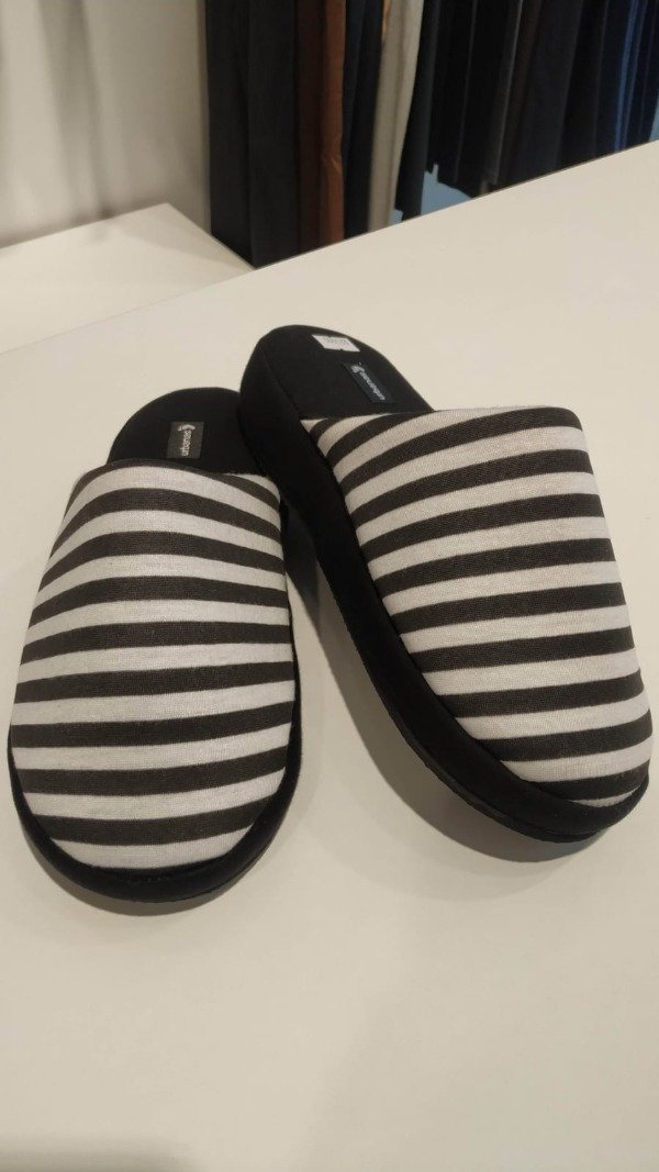 Producto - PANTUFLONES MULTIRAYAS