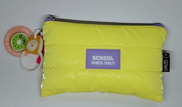 Producto - CARTUCHERA QIWI SCHOOL VIBES ONLY AMARILLO