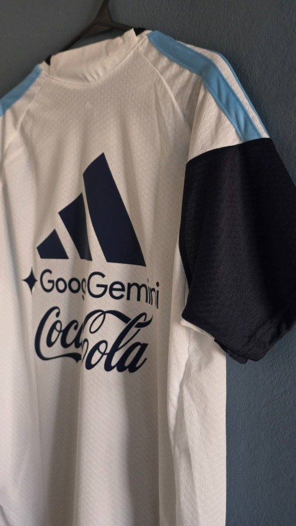 Producto - CAMISETA ARGENTINA ENTRENAMIENTO BLANCA 2026 - 4