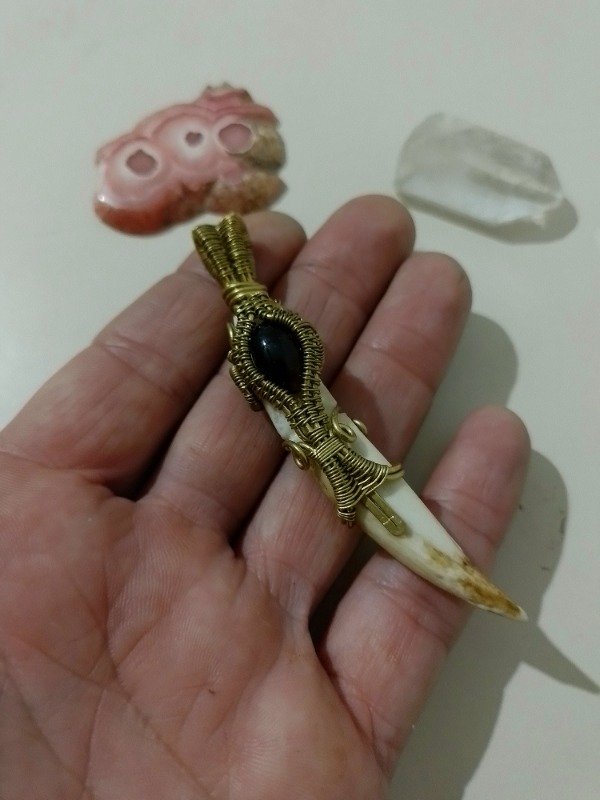 Producto - Diente Jabalí y Cuarzo ahumado, bronce