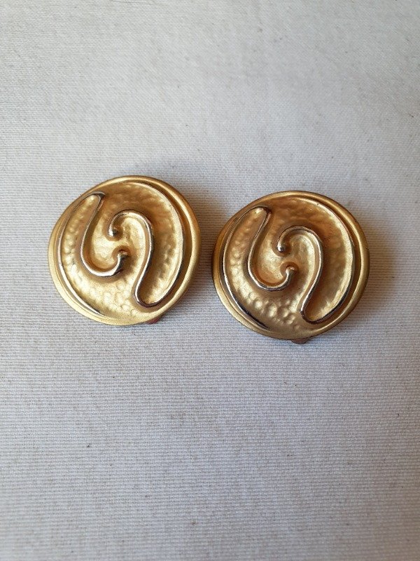 Producto - Aros Clips Medallones Martelee Dorados