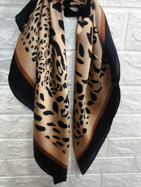 Producto - PAÑUELO  PRINT  MARRON 4