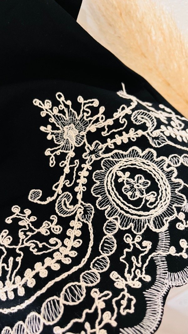 Producto - REMERA ATENEA BORDADA - 3