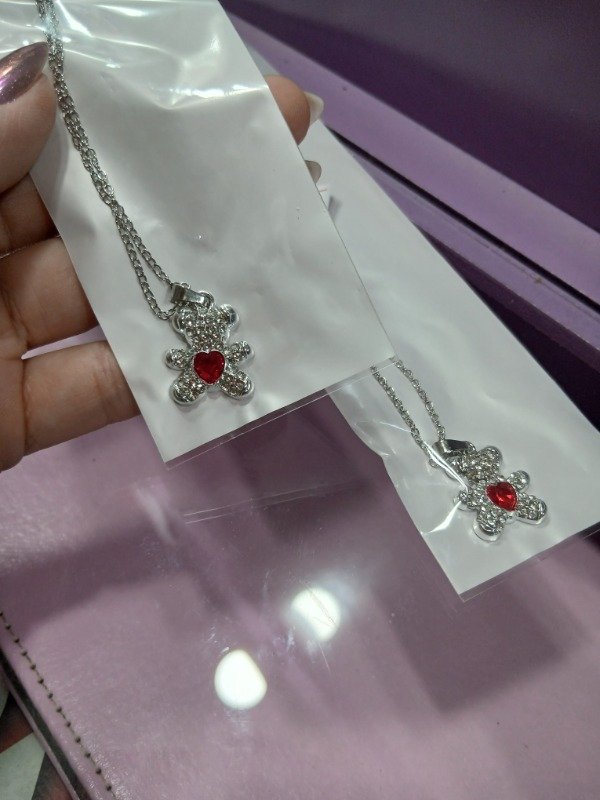 Producto - Cadena oso rojo 202028