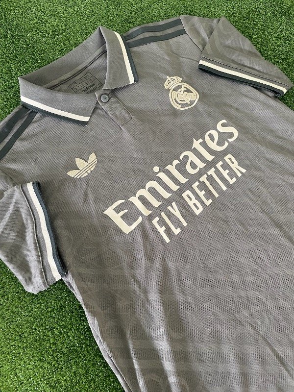 Producto - Real Madrid Alternativa 2024 Versión Hincha