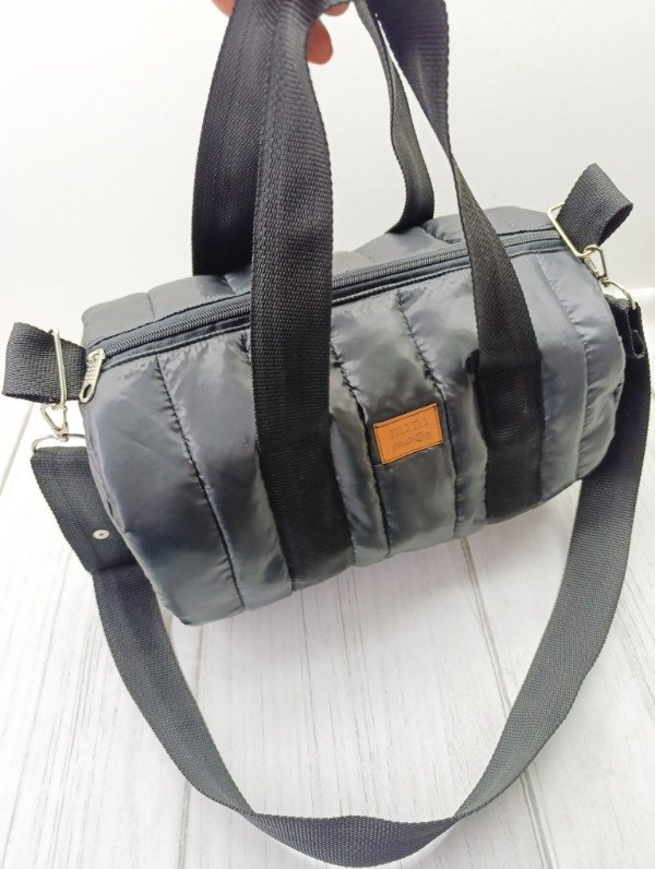 Producto - BOLSO DEPORTIVO PUFFER CORREA NEGRA