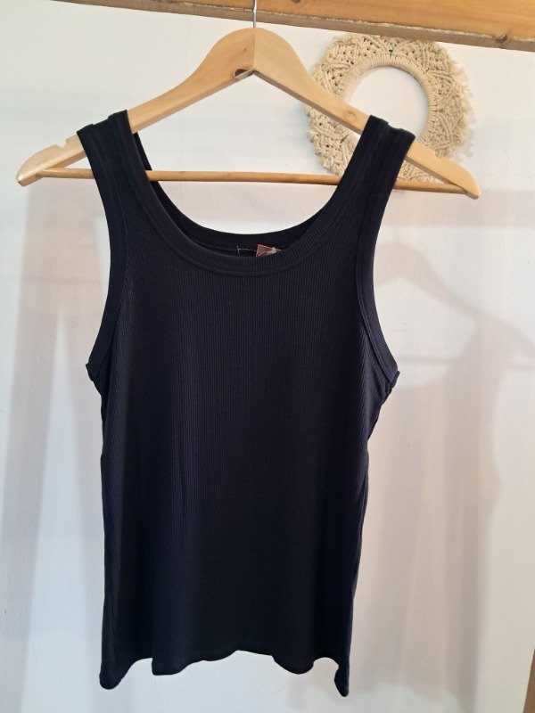 Producto - Musculosa Adelina Negro